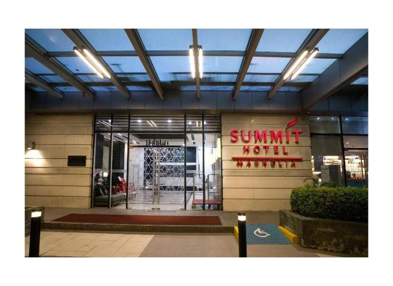 Summit Hotel Magnolia