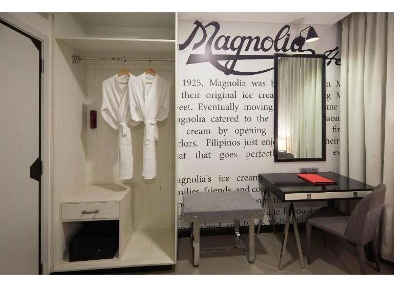 Summit Hotel Magnolia