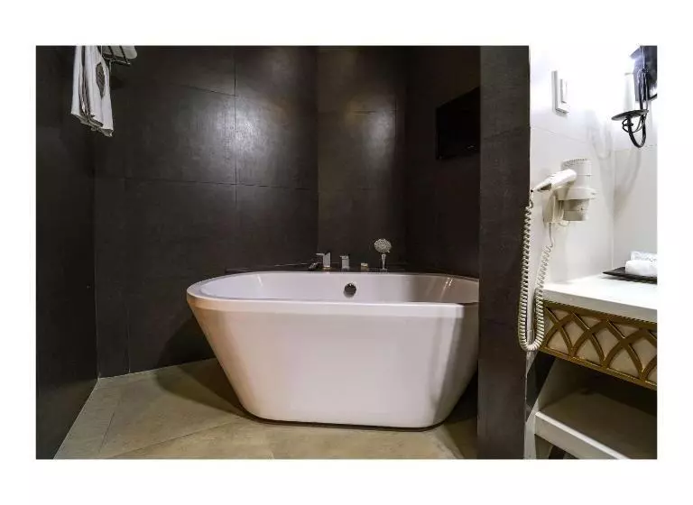 Summit Hotel Magnolia