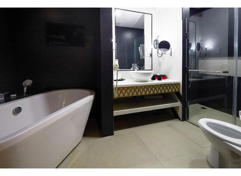 Summit Hotel Magnolia