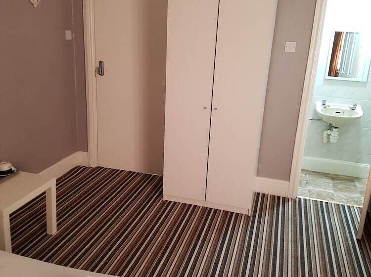 ホテル The Mews Inn