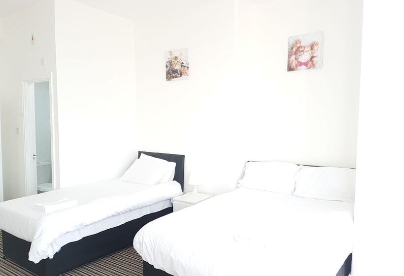 ホテル The Mews Inn