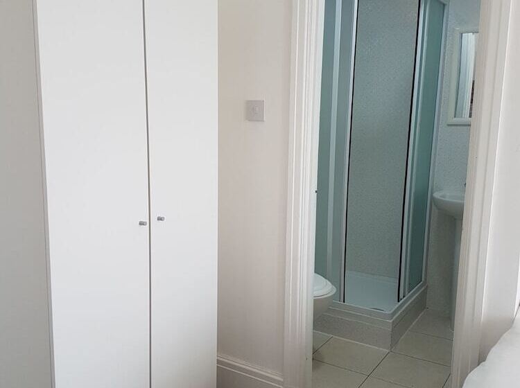 ホテル The Mews Inn