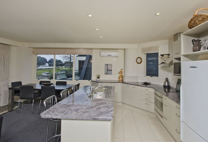 Pavilion Beachfront Apartments