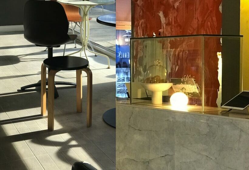 Пансион Sidewalk Boutique