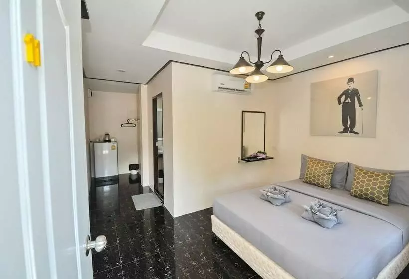 膳宿费 Sidewalk Boutique