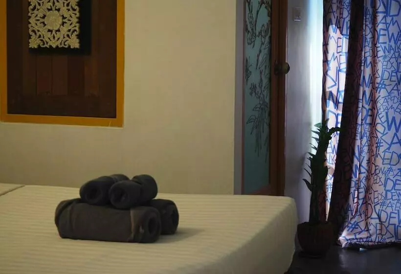 膳宿费 Sidewalk Boutique