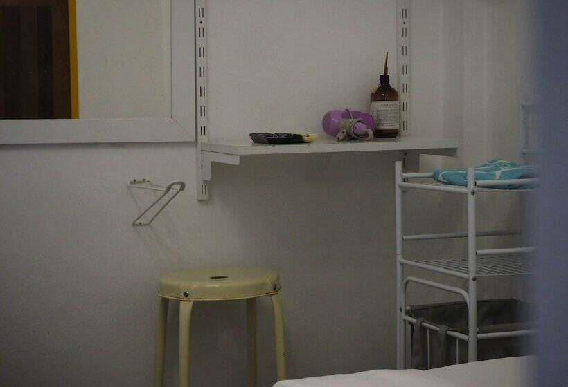 Пансион Sidewalk Boutique