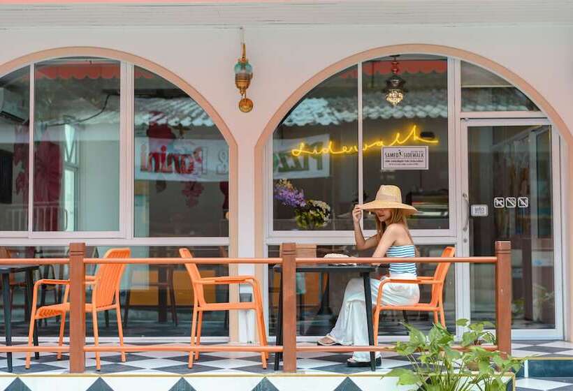 Пансион Sidewalk Boutique