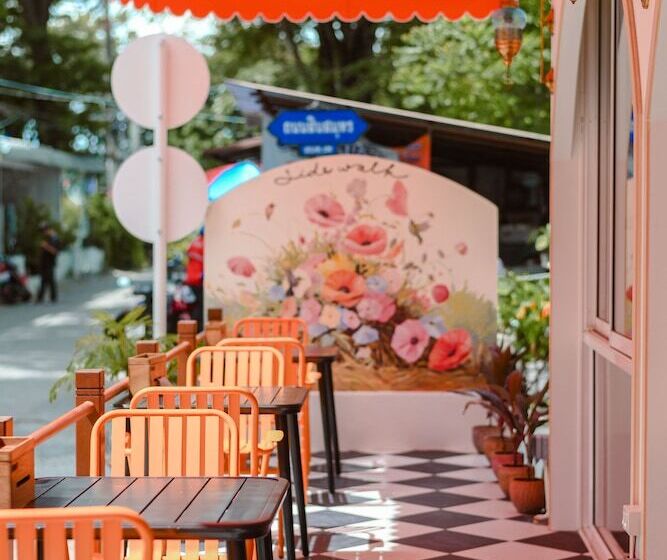 Пансион Sidewalk Boutique