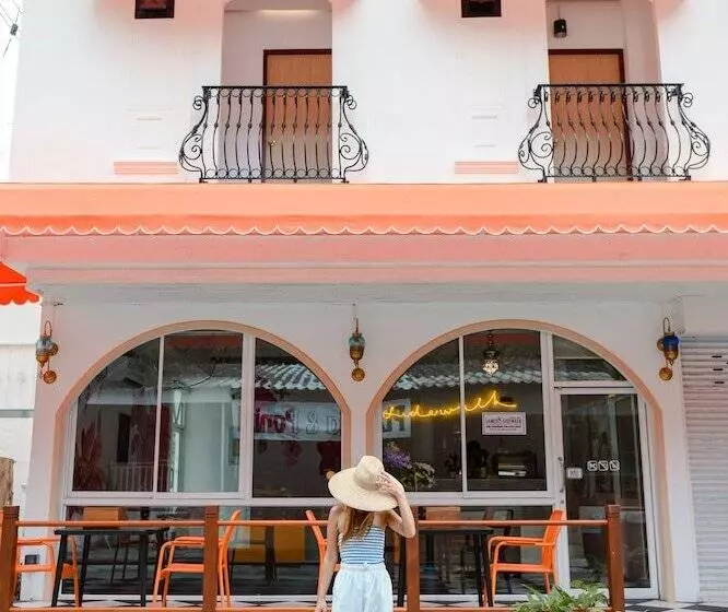 膳宿费 Sidewalk Boutique