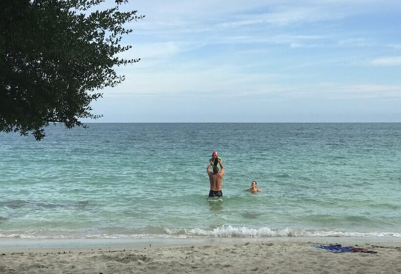 Пансион Sidewalk Boutique