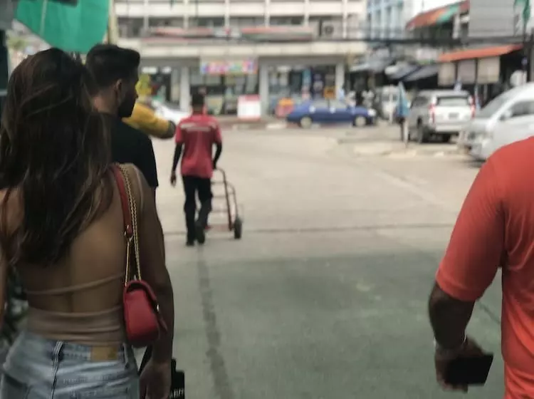 膳宿费 Sidewalk Boutique