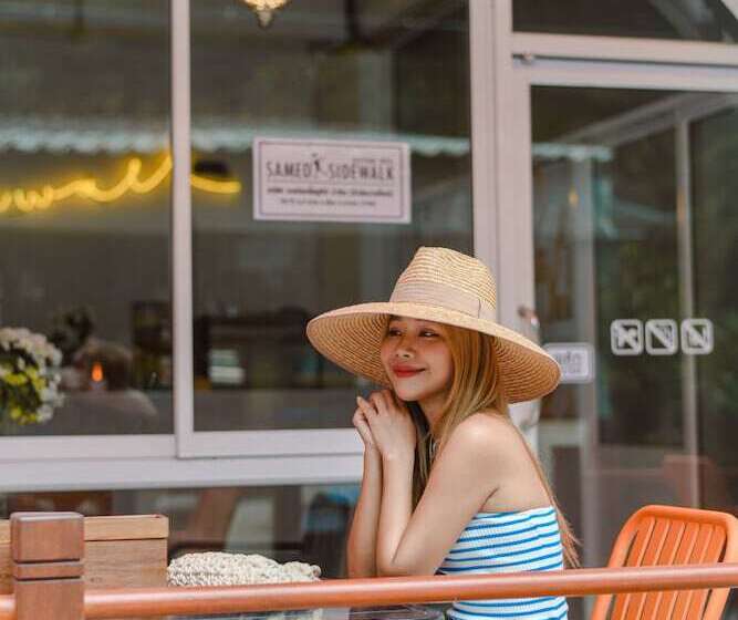 Пансион Sidewalk Boutique