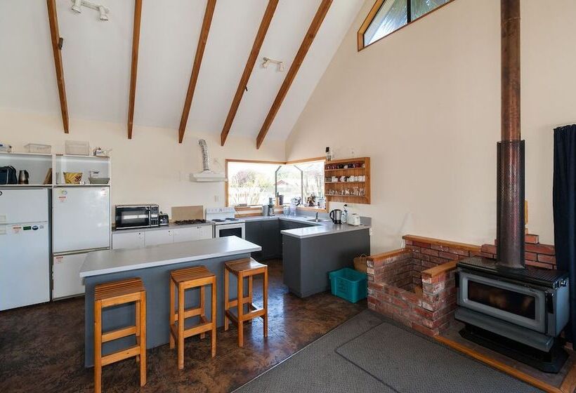 פנסיון Snow Denn Lodge