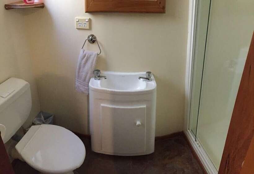 פנסיון Snow Denn Lodge