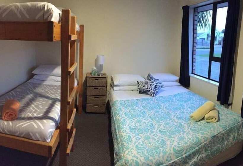 פנסיון Snow Denn Lodge