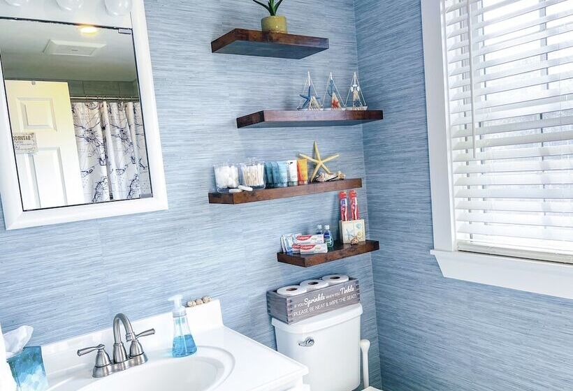 پانسیون Whaler S Inn