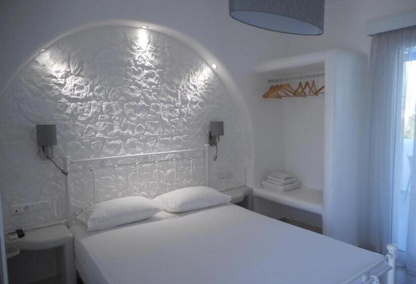 Hotel Nikoletta Studios