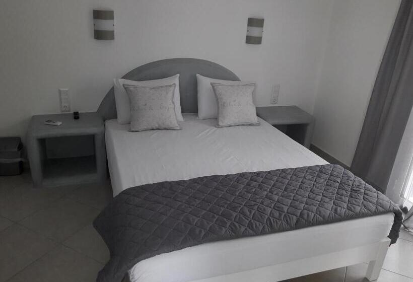 Hotel Nikoletta Studios