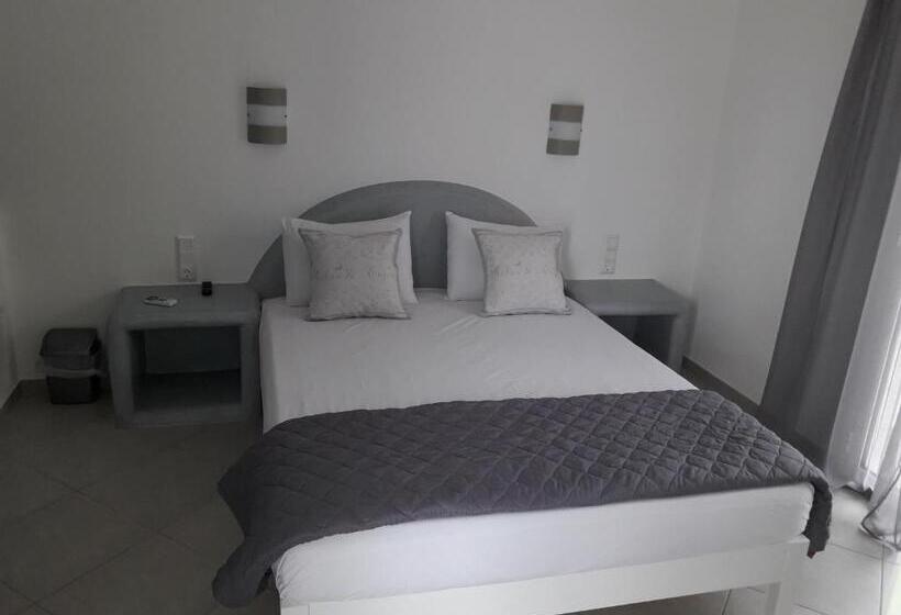 Hotel Nikoletta Studios