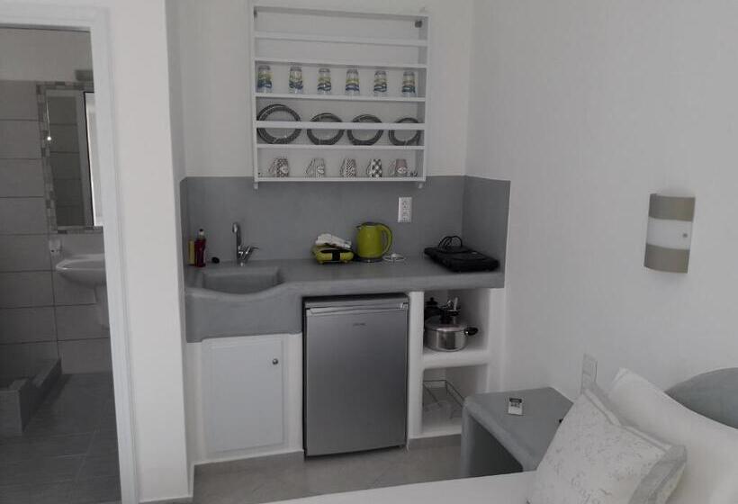 Hotel Nikoletta Studios