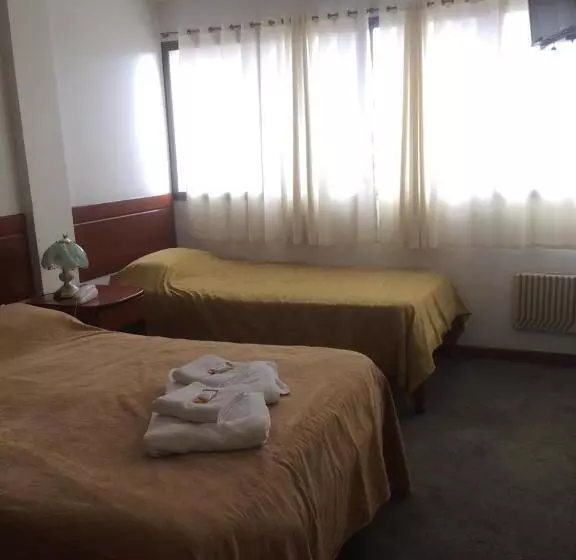 ホテル Alvear Jujuy