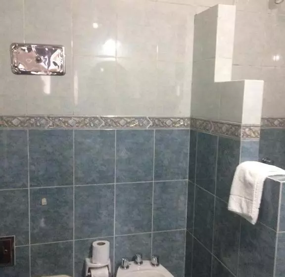 ホテル Alvear Jujuy