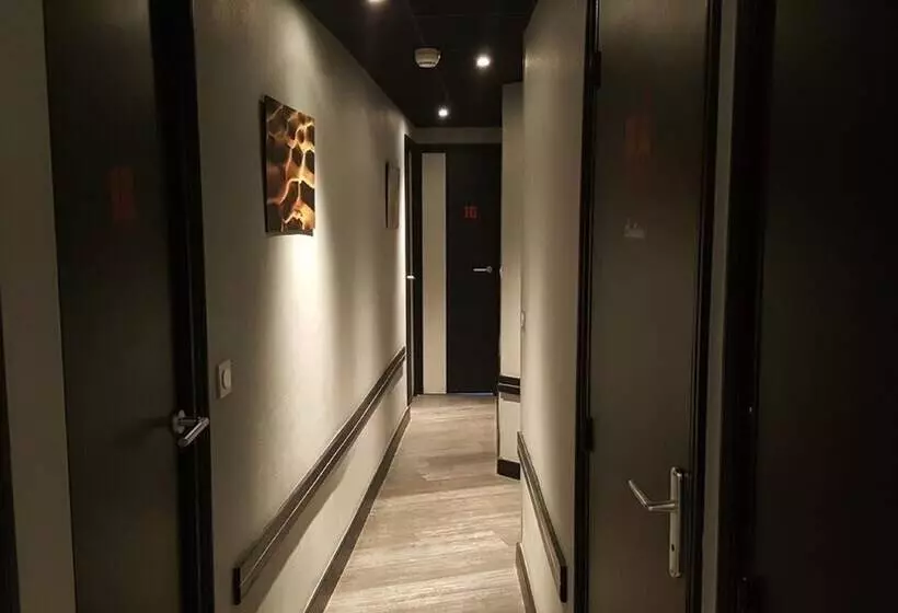 هتل Café Hôtel De L Avenir