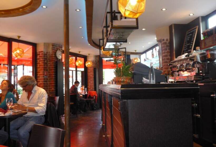 בית מלון כפרי Café Hôtel De L Avenir