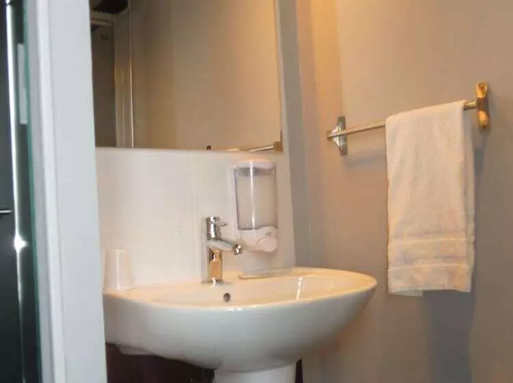 هتل Café Hôtel De L Avenir