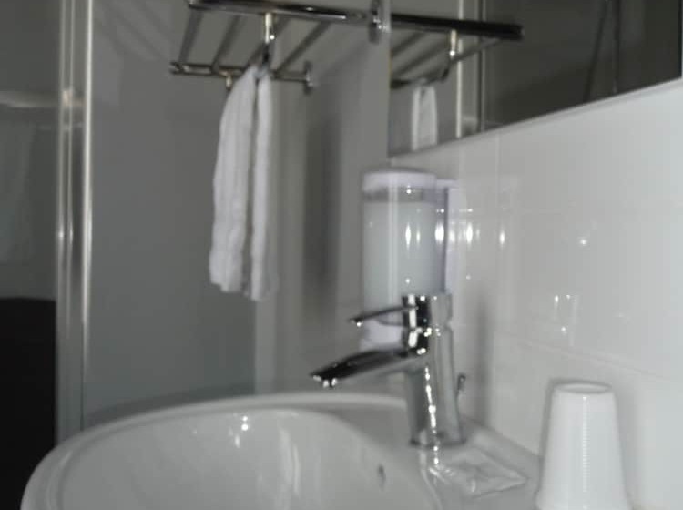 בית מלון כפרי Café Hôtel De L Avenir