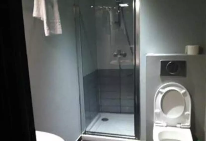 هتل Café Hôtel De L Avenir