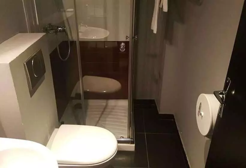 هتل Café Hôtel De L Avenir