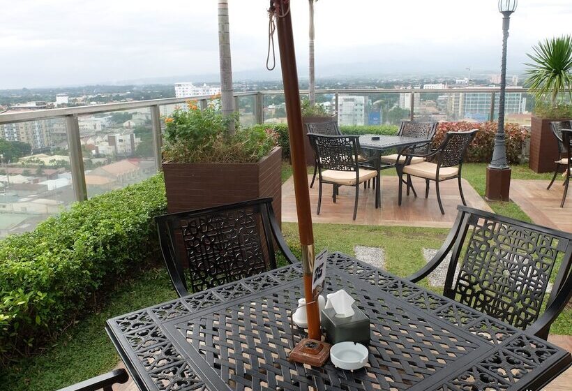 Hotel Central Park Tower Resort