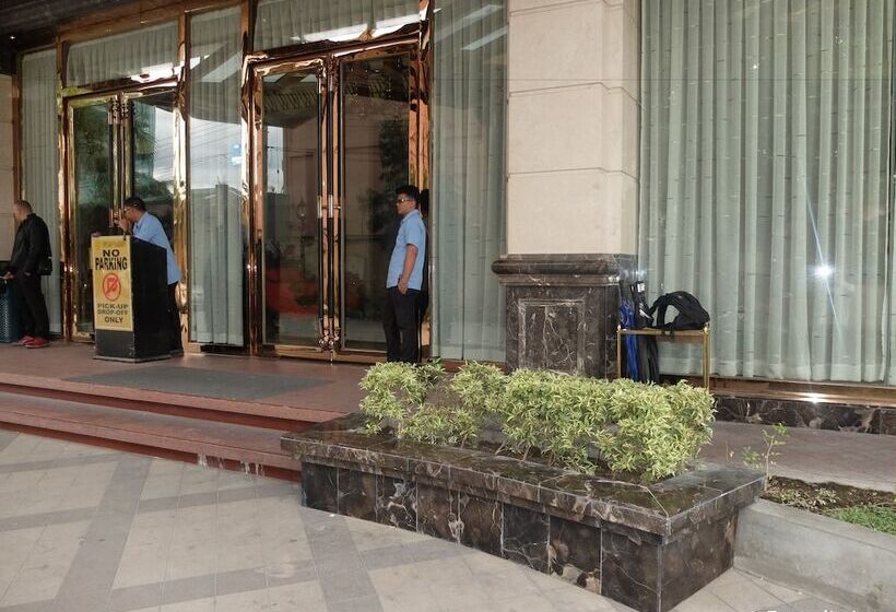 Hotel Central Park Tower Resort