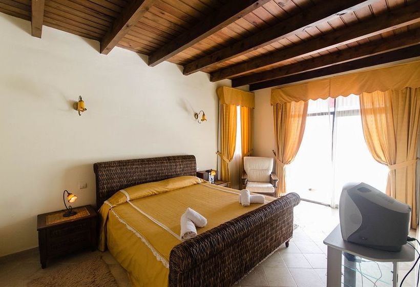 בית מלון כפרי Galindo Beach