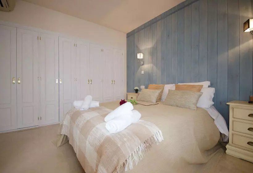 Отель Galindo Beach