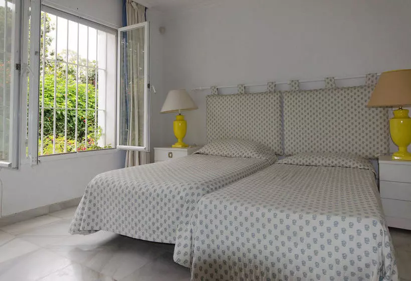 Отель Galindo Beach