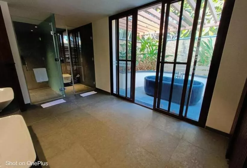 Hotel The Golkonda Resort And Spa