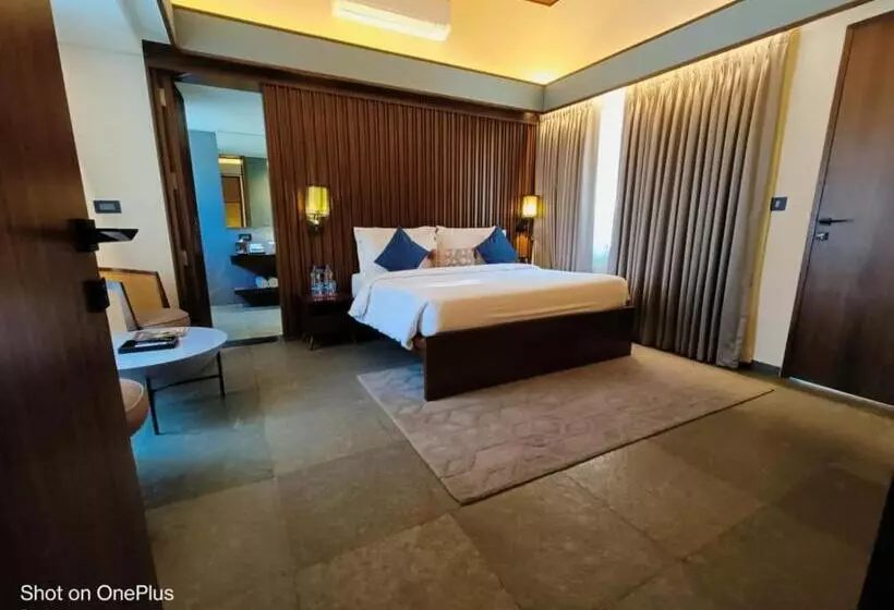 Hotel The Golkonda Resort And Spa