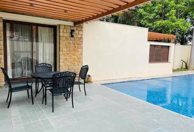 Hotel The Golkonda Resort And Spa