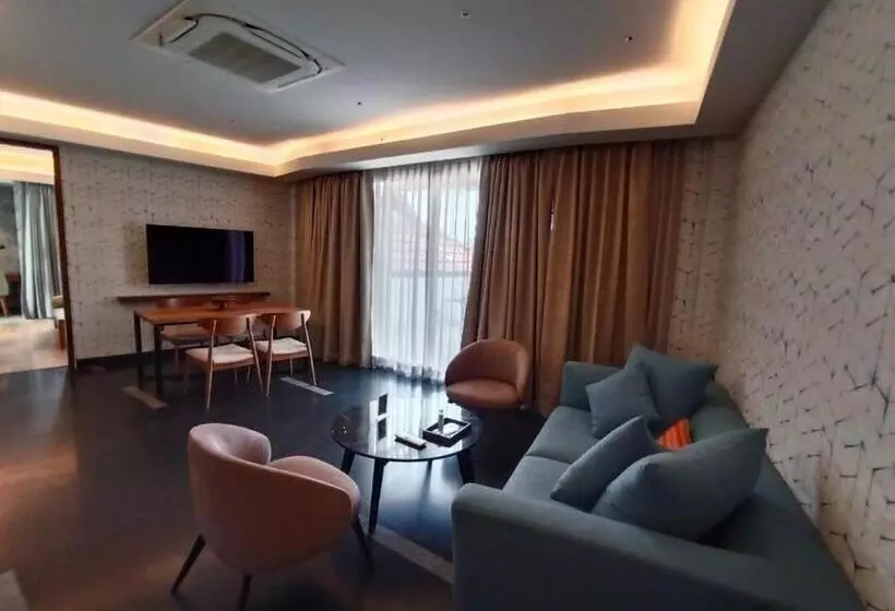 Hotel The Golkonda Resort And Spa