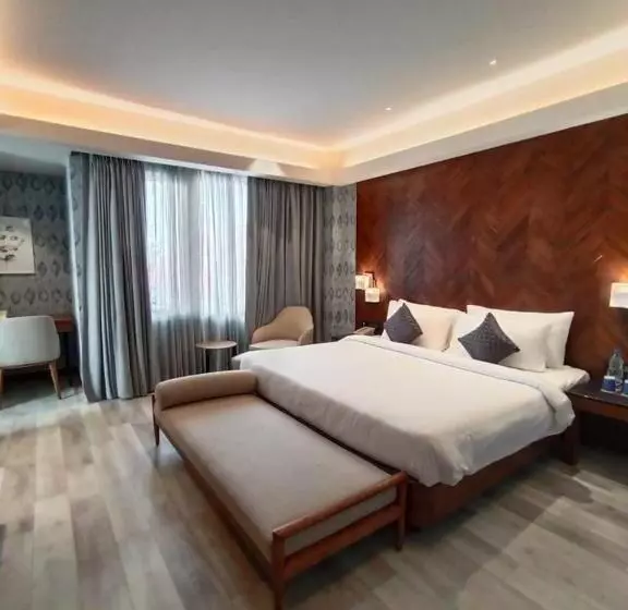 Hotel The Golkonda Resort And Spa