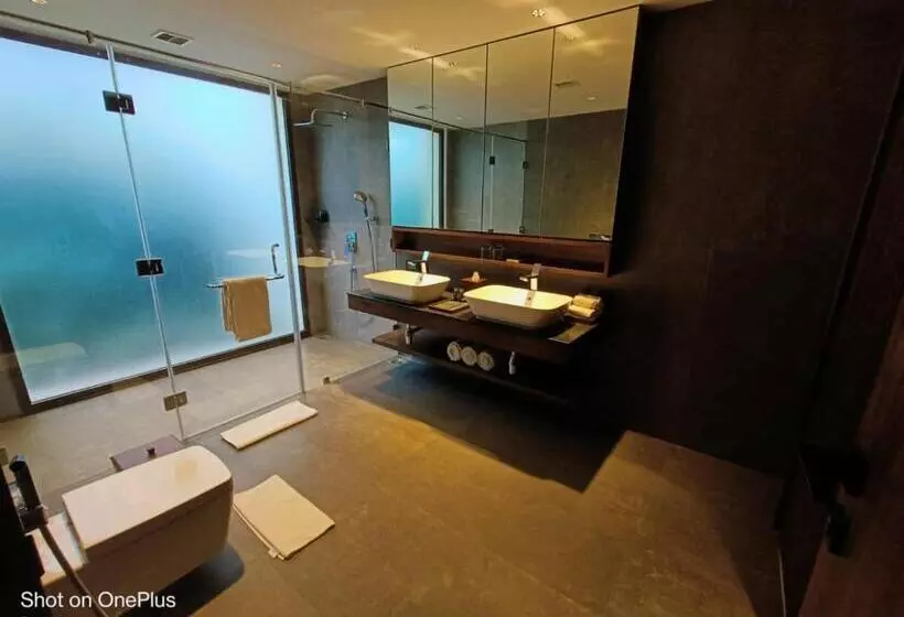 Hotel The Golkonda Resort And Spa