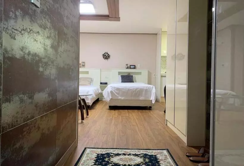 ホテル H.y Choi Hostel