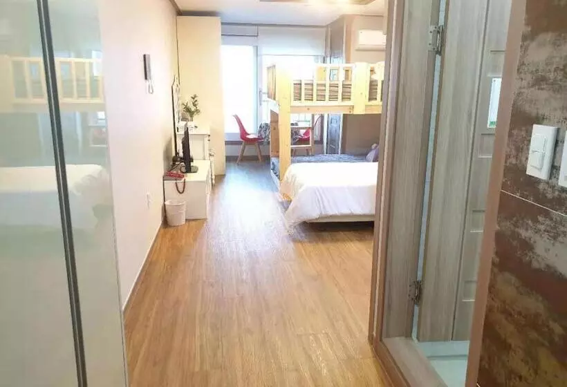 ホテル H.y Choi Hostel