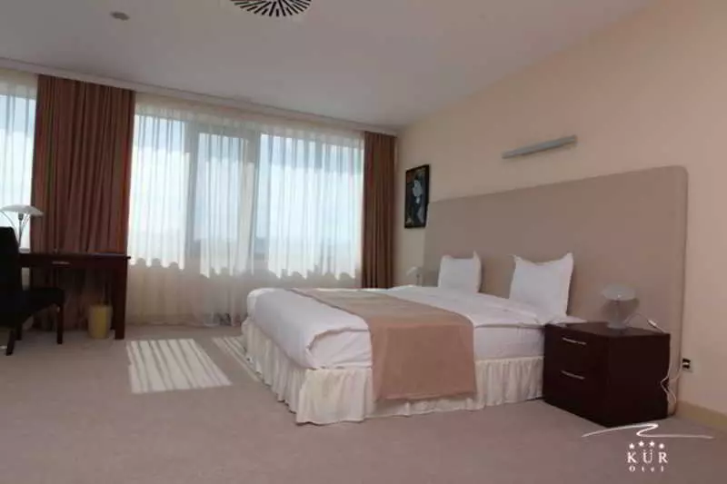 هتل Kur
