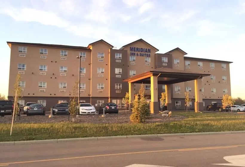 Отель Meridian Inn & Suites Lloydminster