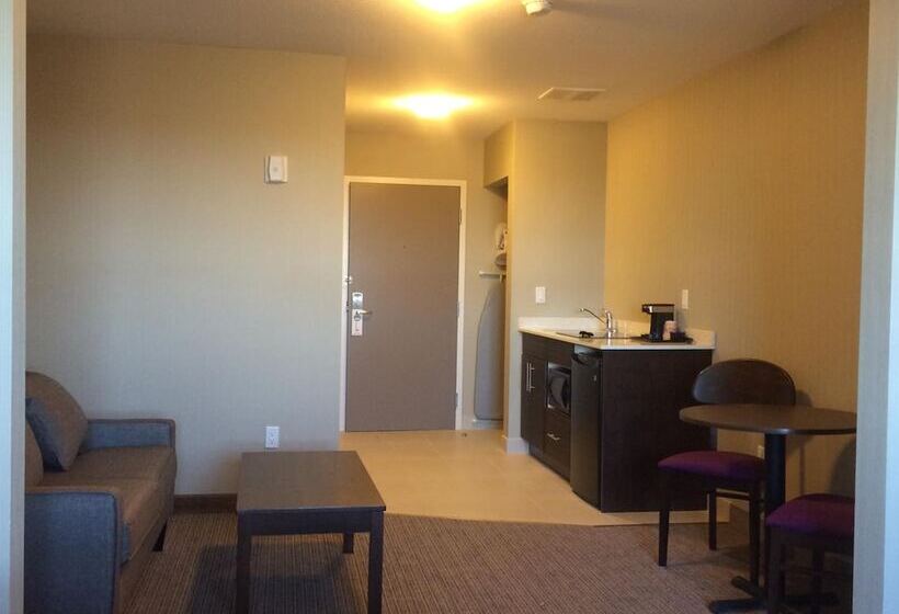 בית מלון כפרי Meridian Inn & Suites Lloydminster